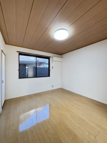 グッドワンの洋室