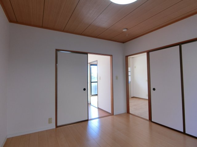 グッドワンの洋室