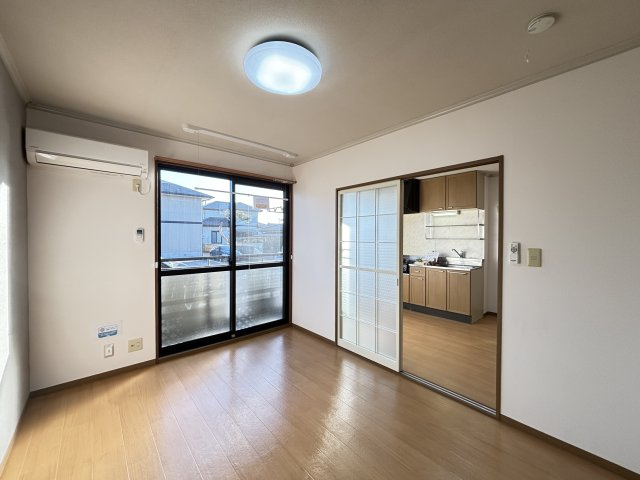 グッドワンの洋室