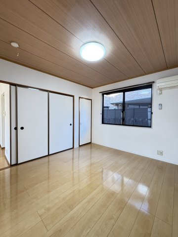 グッドワンの洋室