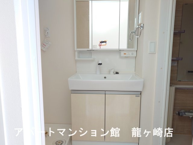 Soldiasの独立洗面台