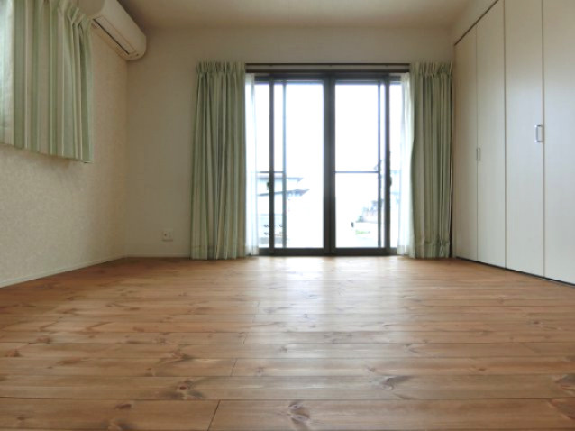 喜志町一戸建の洋室