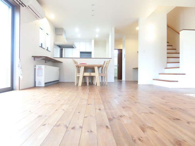 喜志町一戸建の居間・リビング