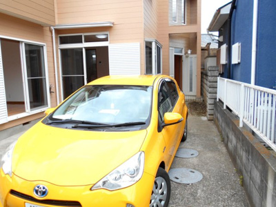【駐車場】 | 中古　岩槻　大谷　全1棟　1号棟　31坪 | 駐車スペースもあります。一つは軽自動車等。いかがでしょう。リフォーム済。1498から1398万円に価格変更です。