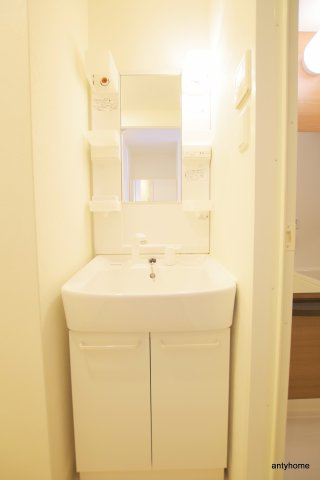 ノースヴィレッジバースプレイス本館　仲介手数料無料の洗面所