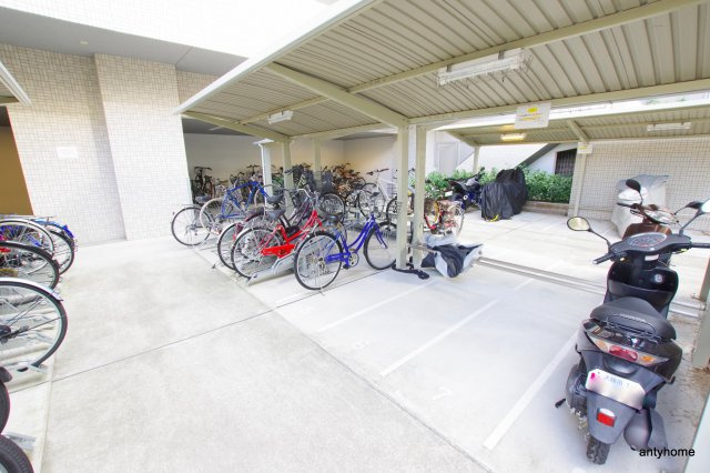 スプランディッド新大阪3　仲介手数料無料の駐車場