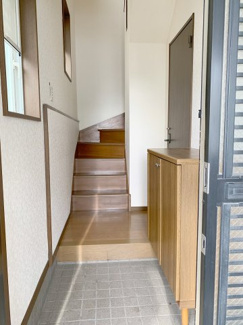 【玄関】 | 東山田住居付き貸し倉庫 | シューズボックス付き