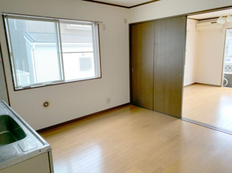 【内装】 | 東山田住居付き貸し倉庫 | 住居（ＤＫ８帖）