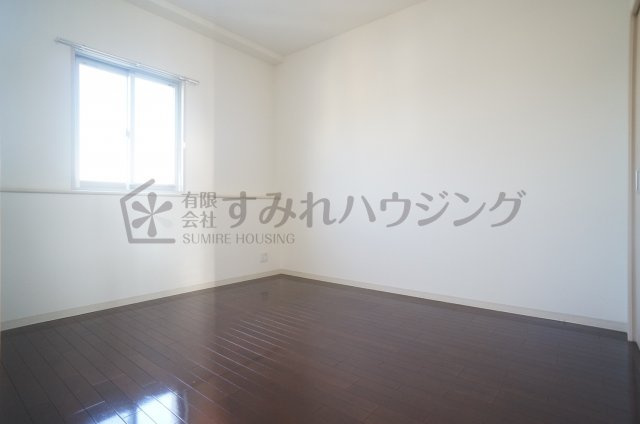 グリーンコートARAMAKIの洋室