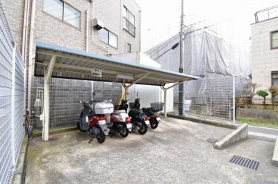 【その他共用部分】 | グランドメゾン中山 | バイク置場
