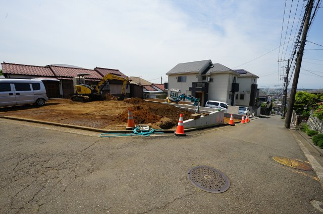 保土ヶ谷区西谷町　新築戸建て【成約】の前面道路含む現地写真