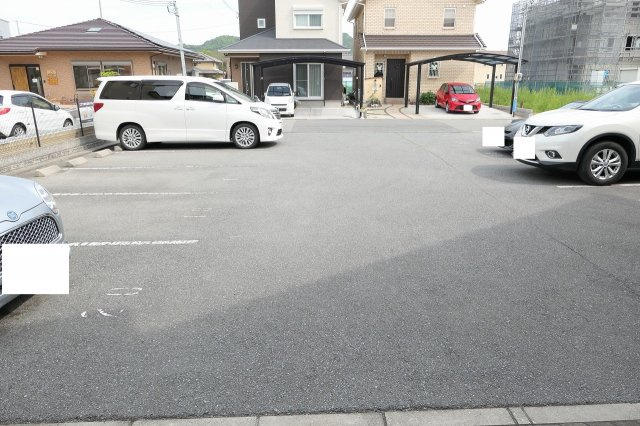 さくらハイツの駐車場