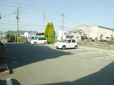【駐車場】 | ベルヴィルカノウ