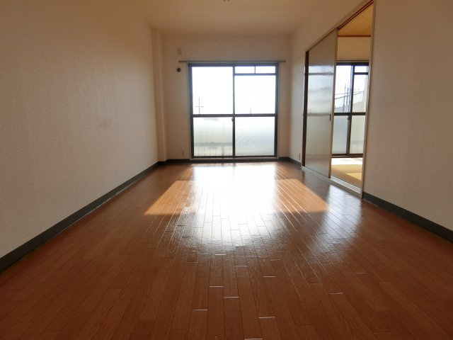 サンハイツ向陽の居間・リビング