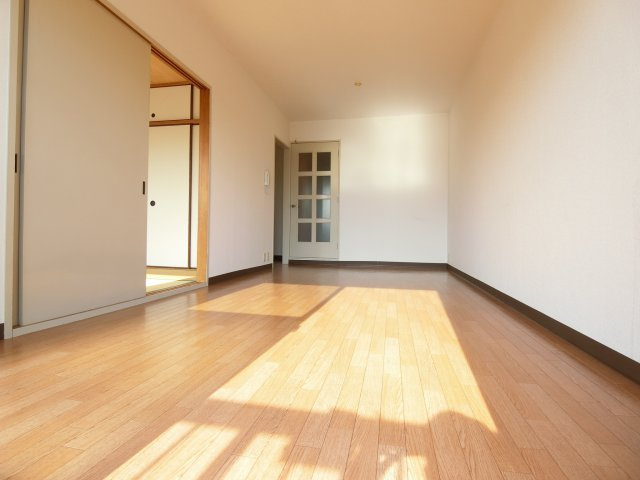 サンハイツ向陽の居間・リビング