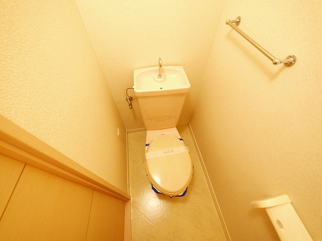 フラッツセンチュリーのトイレ|清潔感のあるトイレです