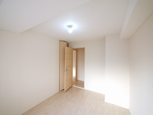 フラッツセンチュリーの洋室|個人の部屋や寝室として使える洋室です