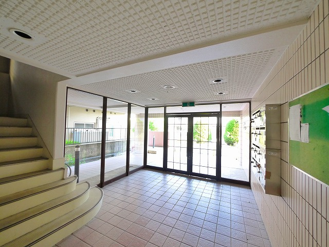 フラッツセンチュリーのエントランス|落ち着いたエントランスです