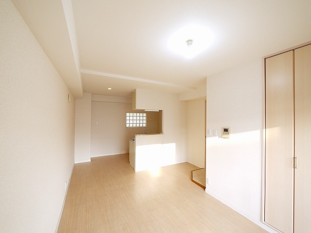 フラッツセンチュリーの居間・リビング|ゆったり過ごせる居間です