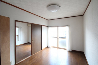 【寝室】 | YMN玉田貸家 | 開放的な寝室です