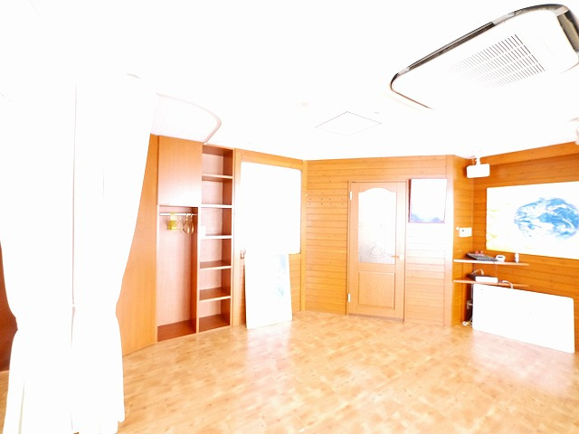 奥田ビルの内装