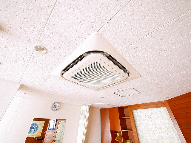 奥田ビルの内装