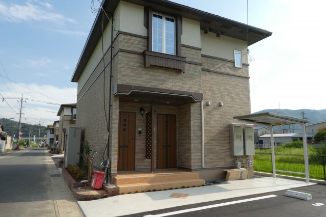 倉敷市真備町尾崎のアパートの外観