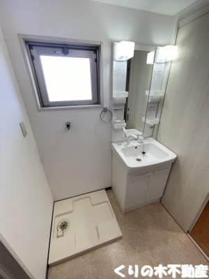 【洗面所】 | ナトリウム | 忙しい朝には欠かせない洗面所です