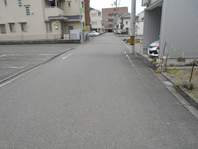 【前面道路含む現地写真】 | 高知市栄田町３丁目