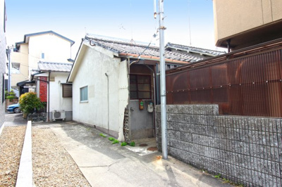 【外観】 | 伏見区桃山最上町　注文建築　建築条件なし　土地 | 《伏見岡本病院》が190ｍにあるので急な病気にもすぐ対応出来て助かります。また《国立病院機構 京都医療センター》も車で約8分にあるので救急なども対応出来て安心です。