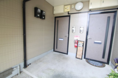 【エントランス】 | コーポマミ | 清潔なエントランスです