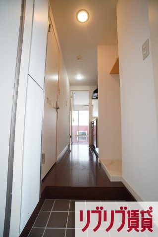 プリモクラッセ登戸の玄関