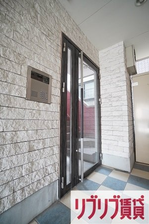 プリモクラッセ登戸のエントランス