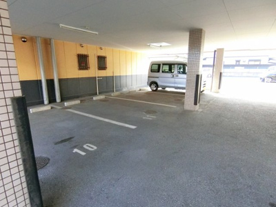 【駐車場】 | ベルメゾン御陵1