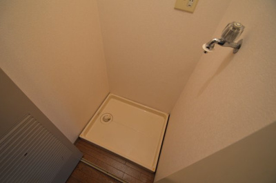 【設備】 | シャトラン弓木壱番館 | 洗濯機置き場