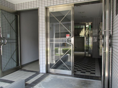 【エントランス】 | シャトラン弓木壱番館 | エントランス入口