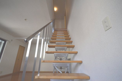 【設備】 | エリーナ六甲 | ストリップ階段