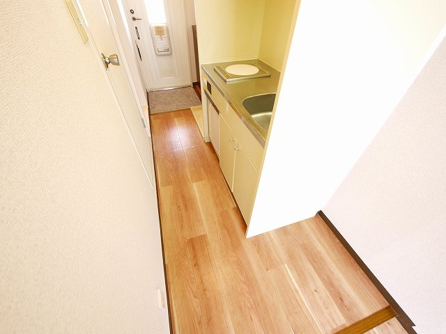 メゾン・ド・スリシエI　B棟のキッチン|お料理しやすいキッチンです