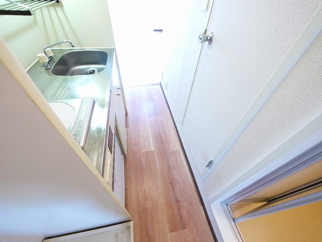 メゾン・ド・スリシエI　B棟のキッチン|キッチンでお料理をお楽しみください