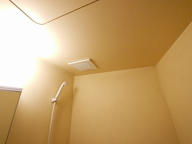 メゾン・ド・スリシエI　B棟の浴室|きれいなお風呂です