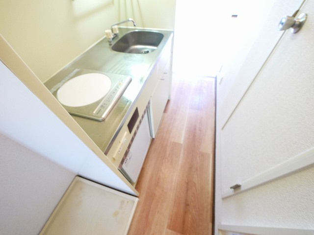 メゾン・ド・スリシエI　B棟のキッチン|キッチンでお料理をお楽しみください