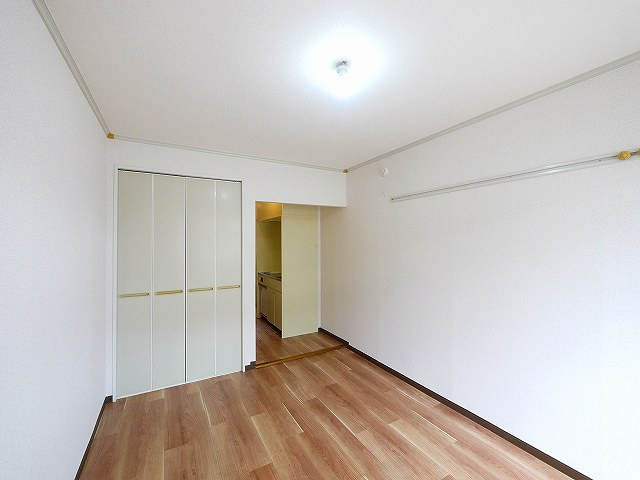 メゾン・ド・スリシエI　B棟の居間・リビング|きれいな居間