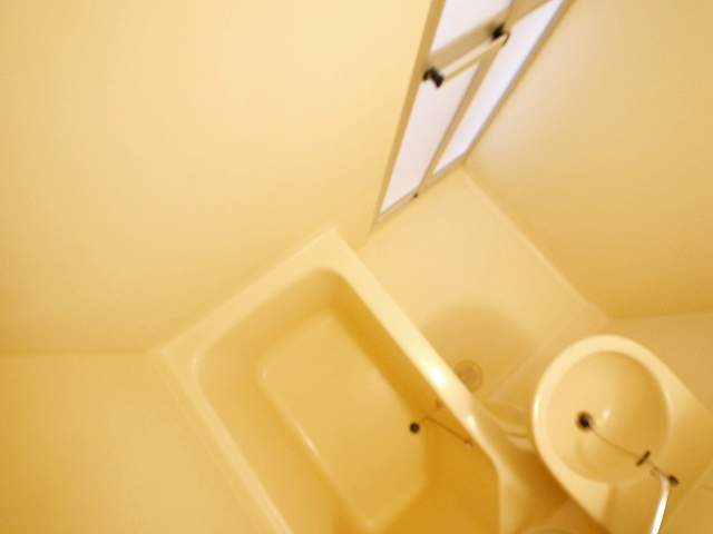 メゾン・ド・スリシエI　B棟の浴室|日々の疲れを癒すお風呂付です