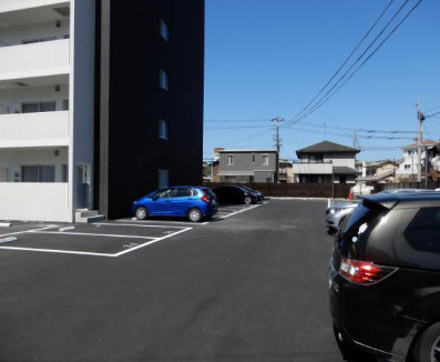 キャッスルコート岩端の駐車場