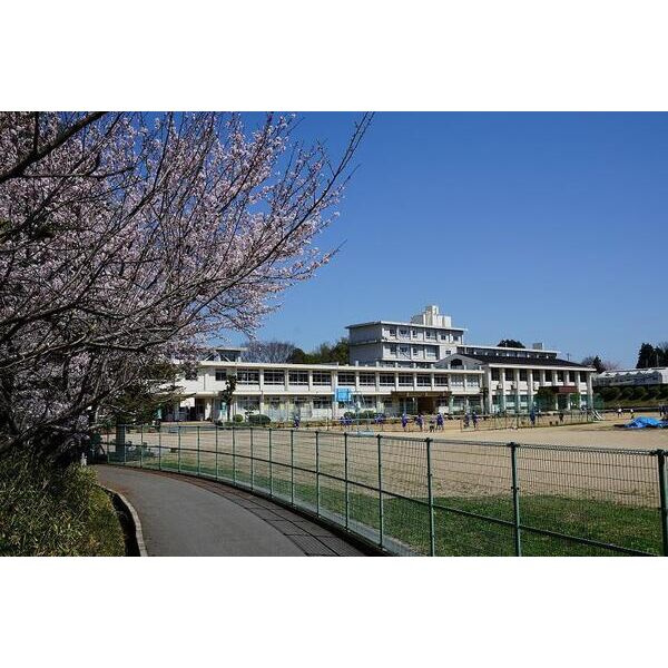 キャッスルコート岩端の周辺|中学校 琴陵中学校 850メートル