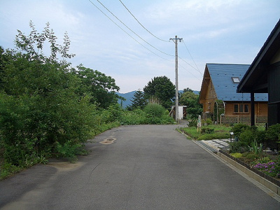 【前面道路含む現地写真】 | 辰野町伊那富 売地2