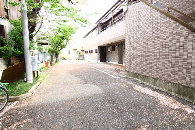 セレサ日吉Ａ棟の駐車場|別部屋の参考写真です。