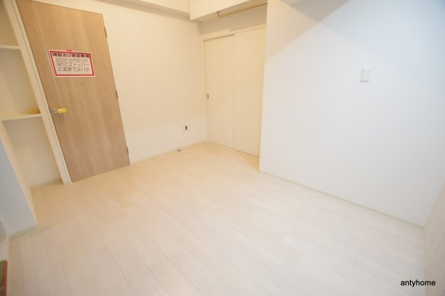 セレニテ梅田ルフレ　仲介手数料無料の居間・リビング