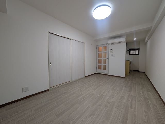 ドミール北野の居間・リビング