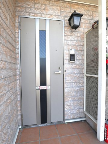 エル・ガーデンBのエントランス